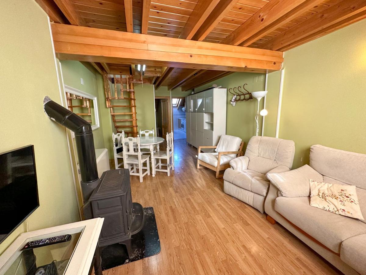 Acogedor Atico Duplex En El Centro En Biescas/4Pax Apartamento Exterior foto