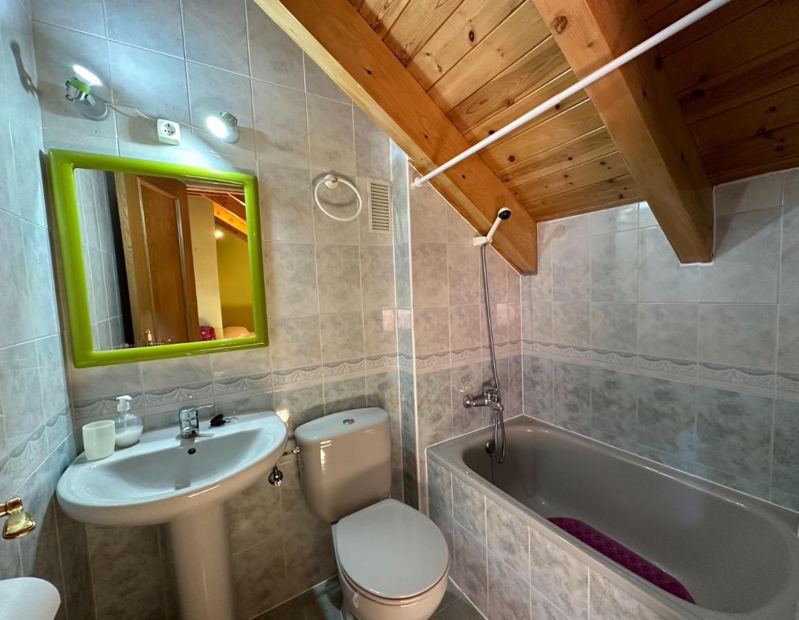 Acogedor Atico Duplex En El Centro En Biescas/4Pax Apartamento Exterior foto