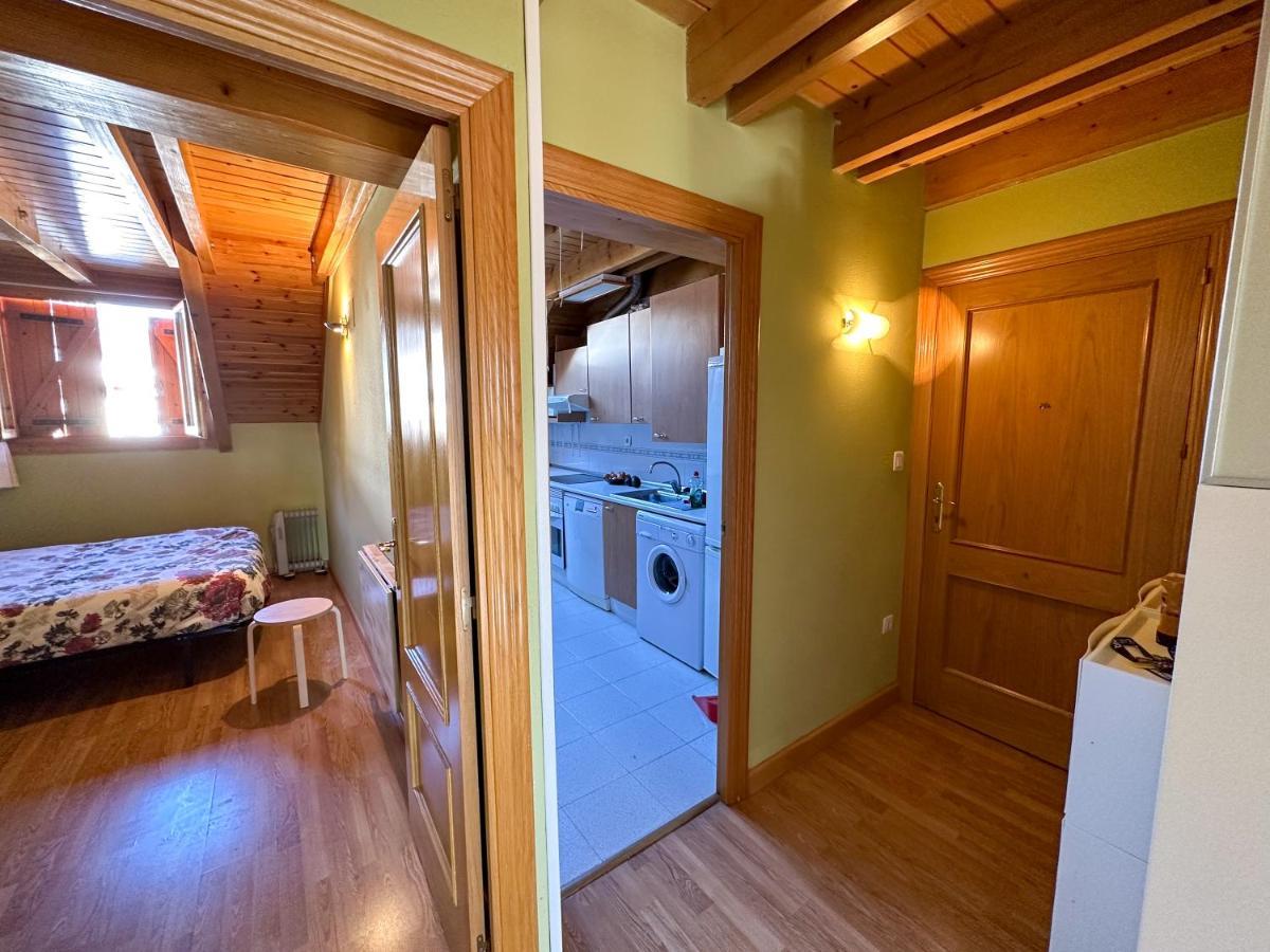 Acogedor Atico Duplex En El Centro En Biescas/4Pax Apartamento Exterior foto